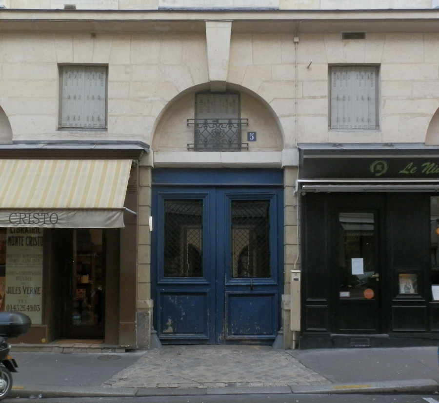Portail sur la rue de l’Odéon, 2019. Photo Mémoire Vive.