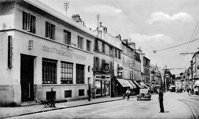 Bourg-la-Reine. La poste et la Grande Rue dans les années 1930. Carte postale. Collection Mémoire Vive.