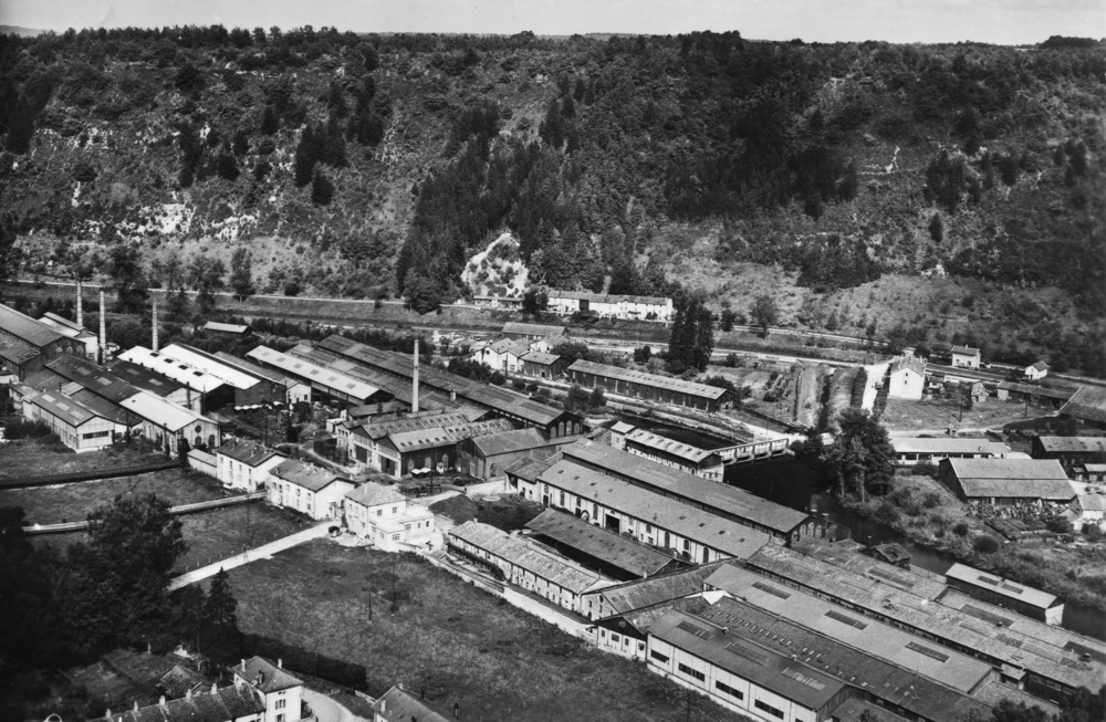 Vecqueville près de Joinville. L’usine de Bussy  dans un méandre de la Marne.  Carte postale éditée après guerre. Coll. Mémoire Vive.