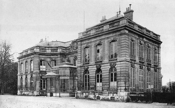 L’hôtel de ville d’Épinay-sur-Seine dans les années 1910 , ancien château seigneurial construit en 1760. Carte postale. Collection Mémoire Vive.