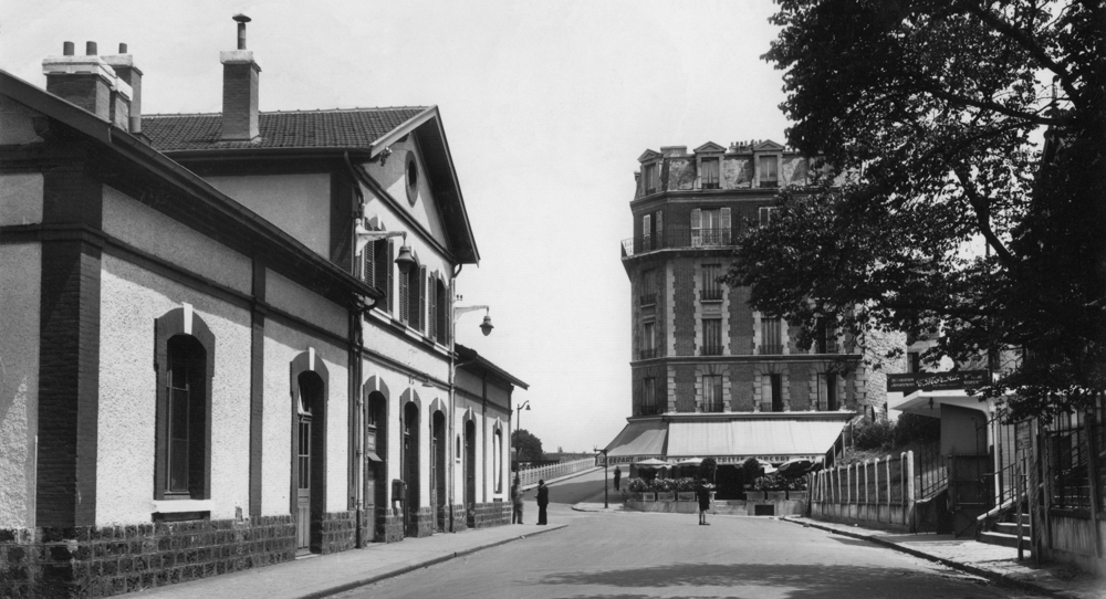 La gare de la Garenne-Colombes. Carte postale oblitérée en 1958. Coll. Mémoire Vive.
