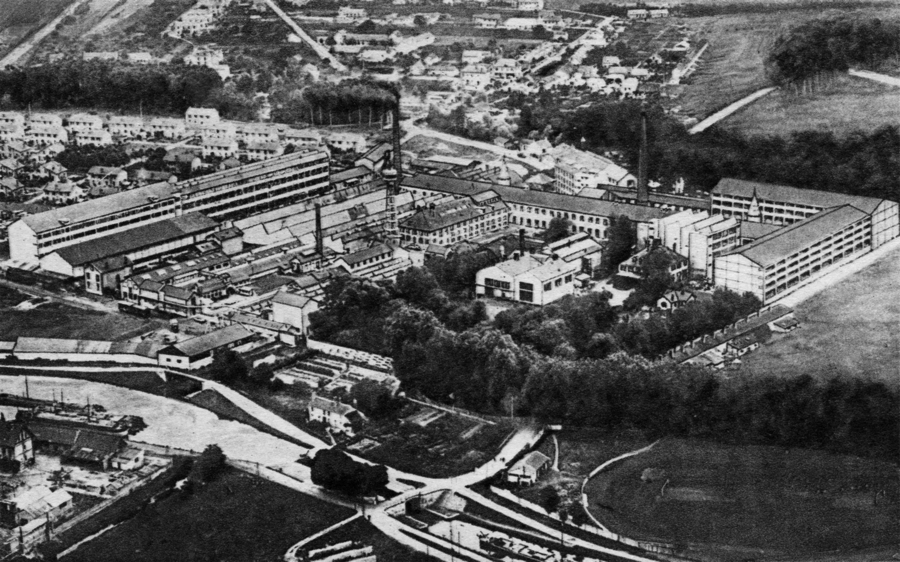 L’usine Hutchinson de Langlée. Carte postale oblitérée en 1932. Coll. Mémoire Vive.