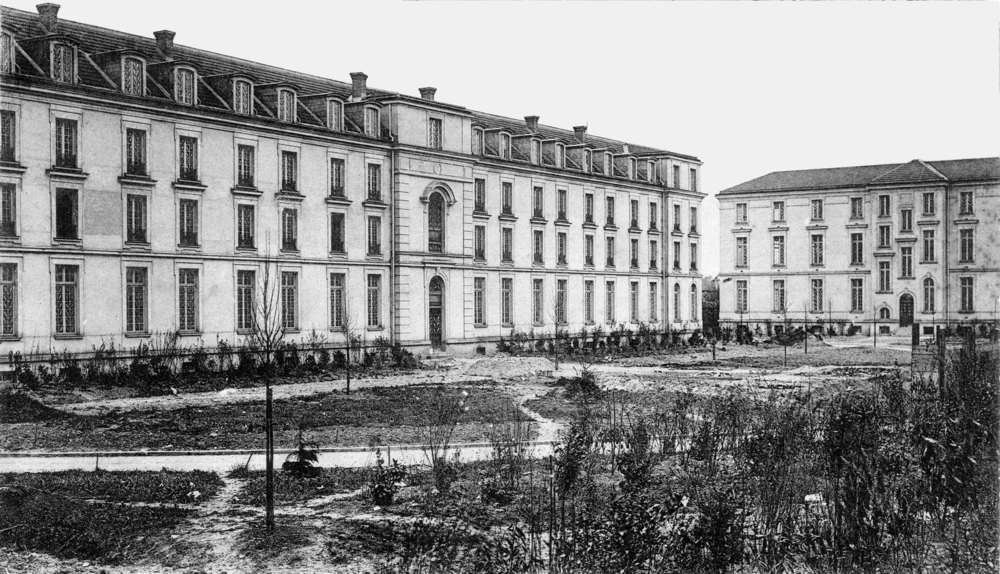 Hôpital de Limeil-Brevannes. Les bâtiments construits en 1907.  Carte postale. Collection Mémoire Vive.