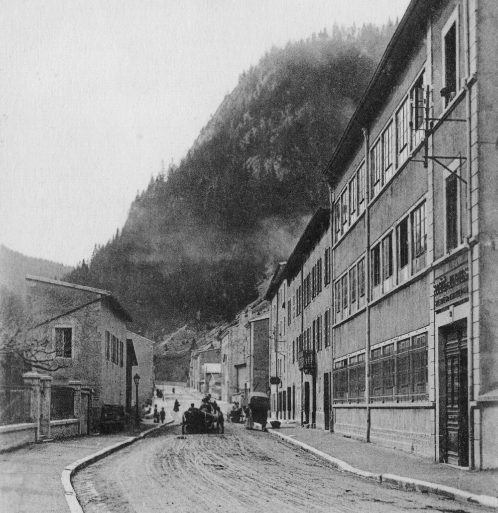 Morez. La Société des Lunetiers. Carte postale des années 1900. Collection Mémoire Vive.
