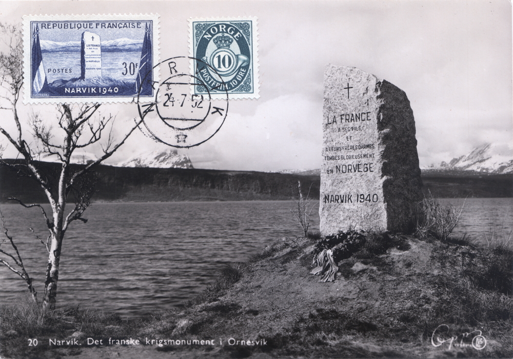 Le monument français de Narvik, inauguré après-guerre. Carte postale. Collection Mémoire Vive.