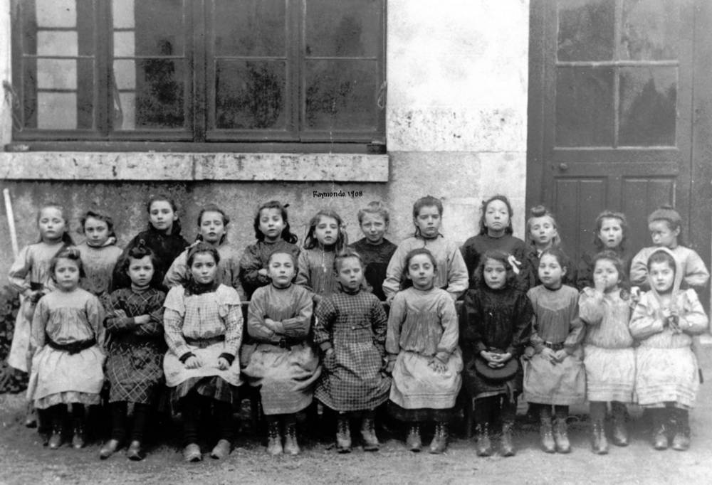 Raymonde à l’école communale en 1908. © Fabien Jaffredo.