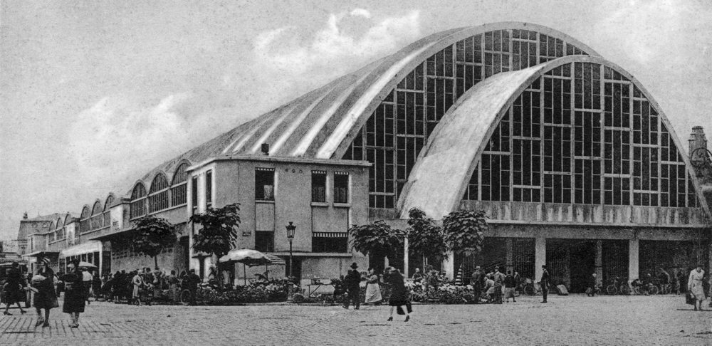 Reims, les “nouvelles halles”, halles centrales du Bouligrin, ouvertes au public en octobre 1929, fermées fin août 1988, classées Monument Historique le 9 janvier 1990. Carte postale. Collection Mémoire Vive.