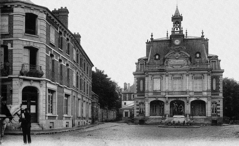 Saint-Just-en-Chaussée. L’Hôtel de Ville. Carte postale oblitérée fin décembre 1905. Collection Mémoire Vive.