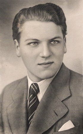 René Pignet, photographie de studio, peu avant son arrestation. Collection Françoise Tomeno, droits réservés.